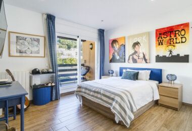 Elegant Four-Sypialnia Townhouse z prywatnym basenem w Lomas de Puente Romano