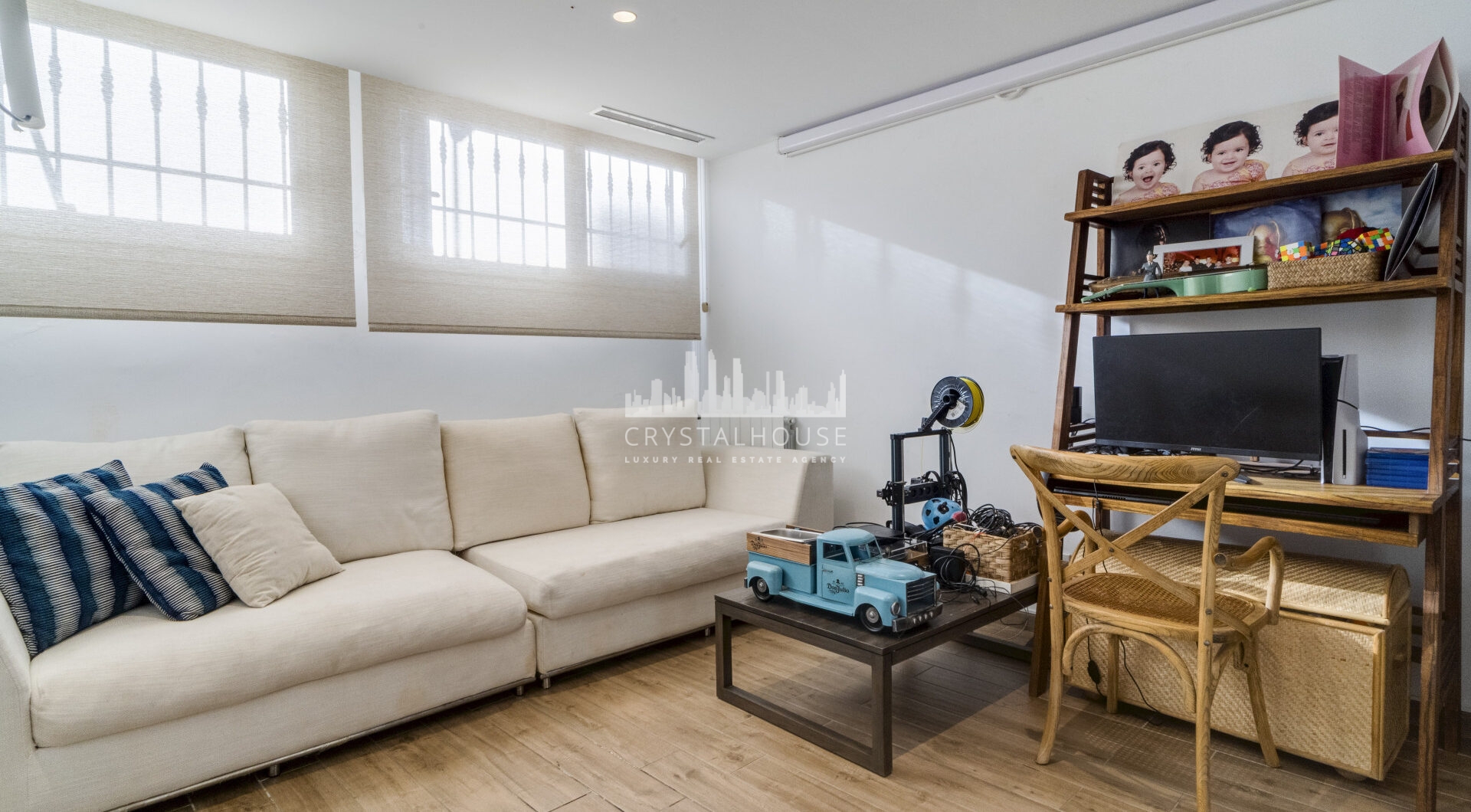 Elegant Four-Sypialnia Townhouse z prywatnym basenem w Lomas de Puente Romano