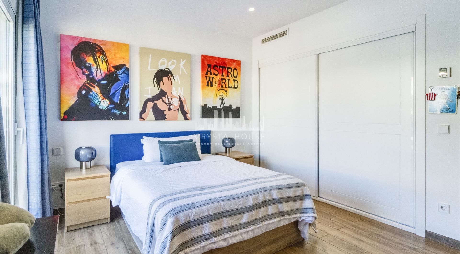 Elegant Four-Sypialnia Townhouse z prywatnym basenem w Lomas de Puente Romano