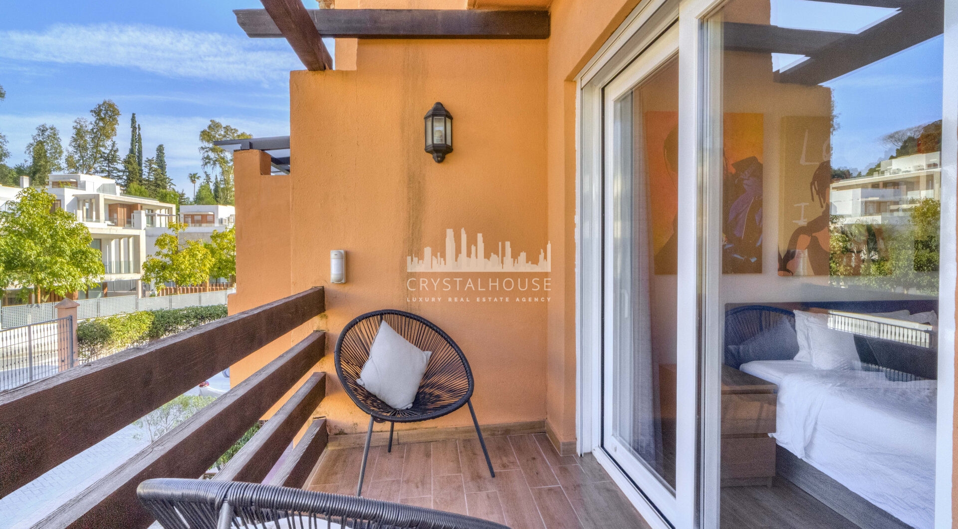 Elegant Four-Sypialnia Townhouse z prywatnym basenem w Lomas de Puente Romano