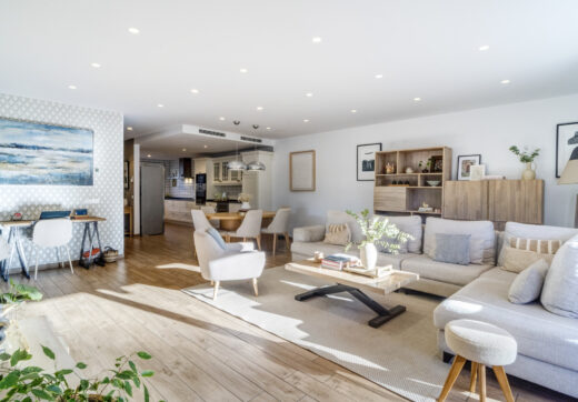 Elegant Four-Sypialnia Townhouse z prywatnym basenem w Lomas de Puente Romano