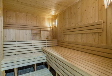 Elegant Four-Sypialnia Townhouse z prywatnym basenem w Lomas de Puente Romano