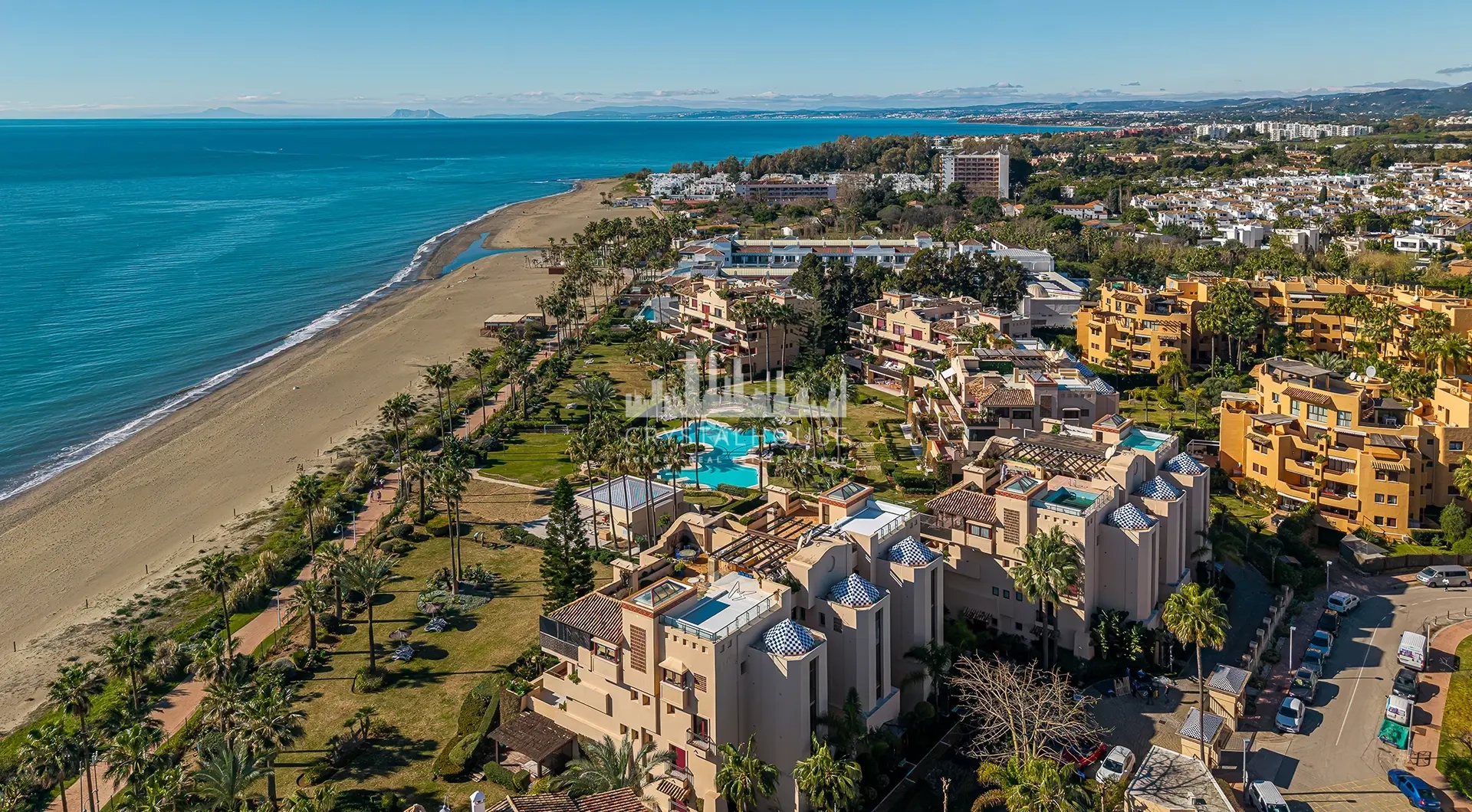Luxury beachfront apartment in Estepona beachfront residential complex with sea view and tropical gardens