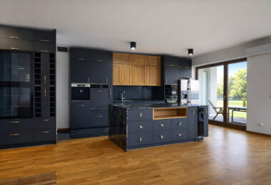 DOM NAD JEZIOREM | PRYWATNA PLAŻA |210 m²| URSYNÓW