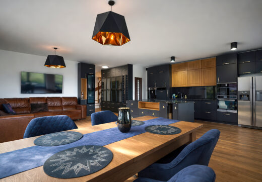 DOM NAD JEZIOREM | PRYWATNA PLAŻA |210 m²| URSYNÓW