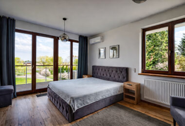 DOM NAD JEZIOREM | PRYWATNA PLAŻA |210 m²| URSYNÓW