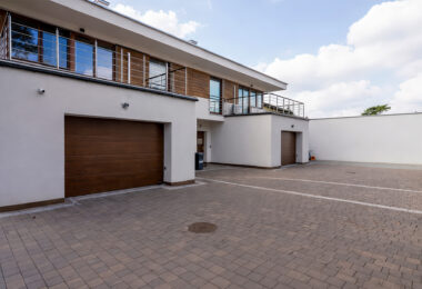 DOM NAD JEZIOREM | PRYWATNA PLAŻA |210 m²| URSYNÓW