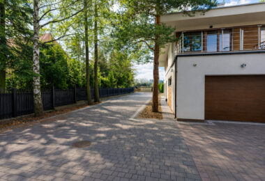 DOM NAD JEZIOREM | PRYWATNA PLAŻA |210 m²| URSYNÓW