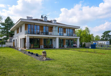 DOM NAD JEZIOREM | PRYWATNA PLAŻA |210 m²| URSYNÓW