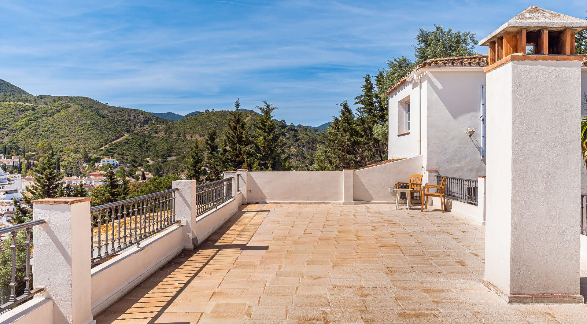 Hiszpania, Benahavis, Benahavis Centro