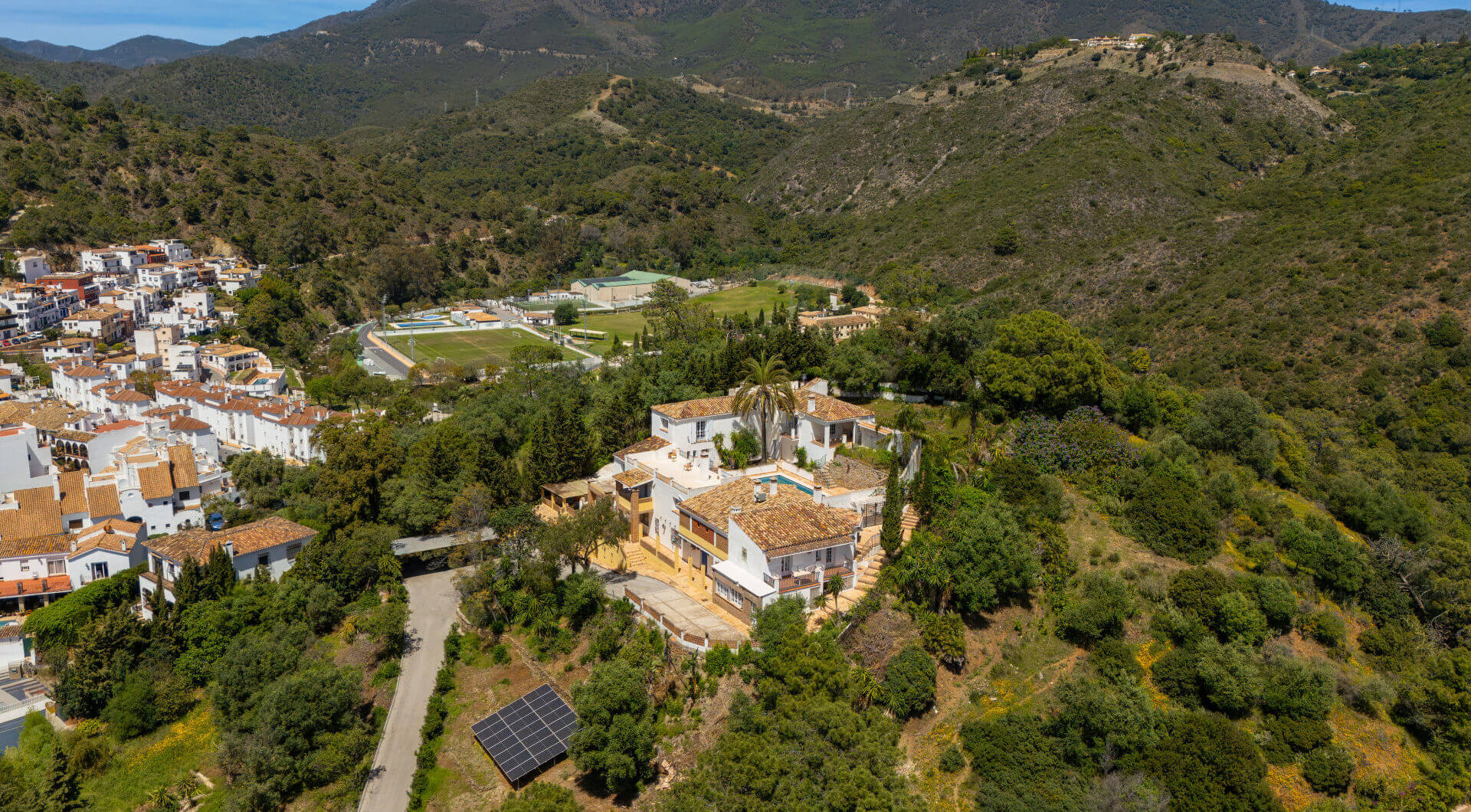 Hiszpania, Benahavis, Benahavis Centro