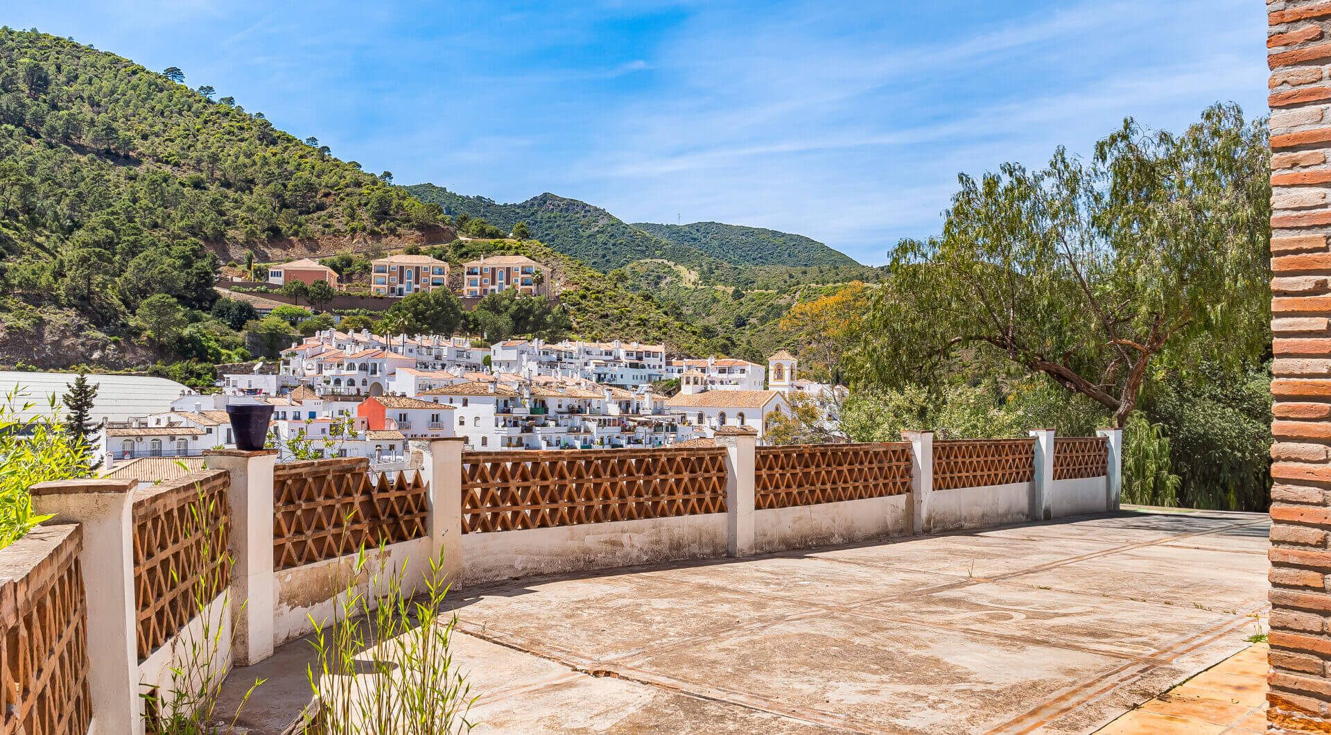Hiszpania, Benahavis, Benahavis Centro