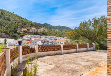 Hiszpania, Benahavis, Benahavis Centro