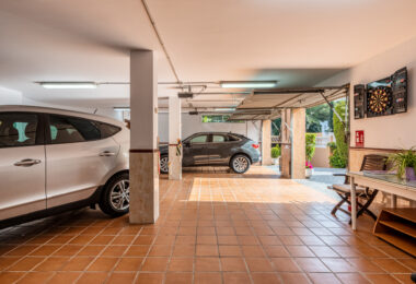 Urocza willa z 5 sypialniami w Atalaya Rio Verde, Marbella
