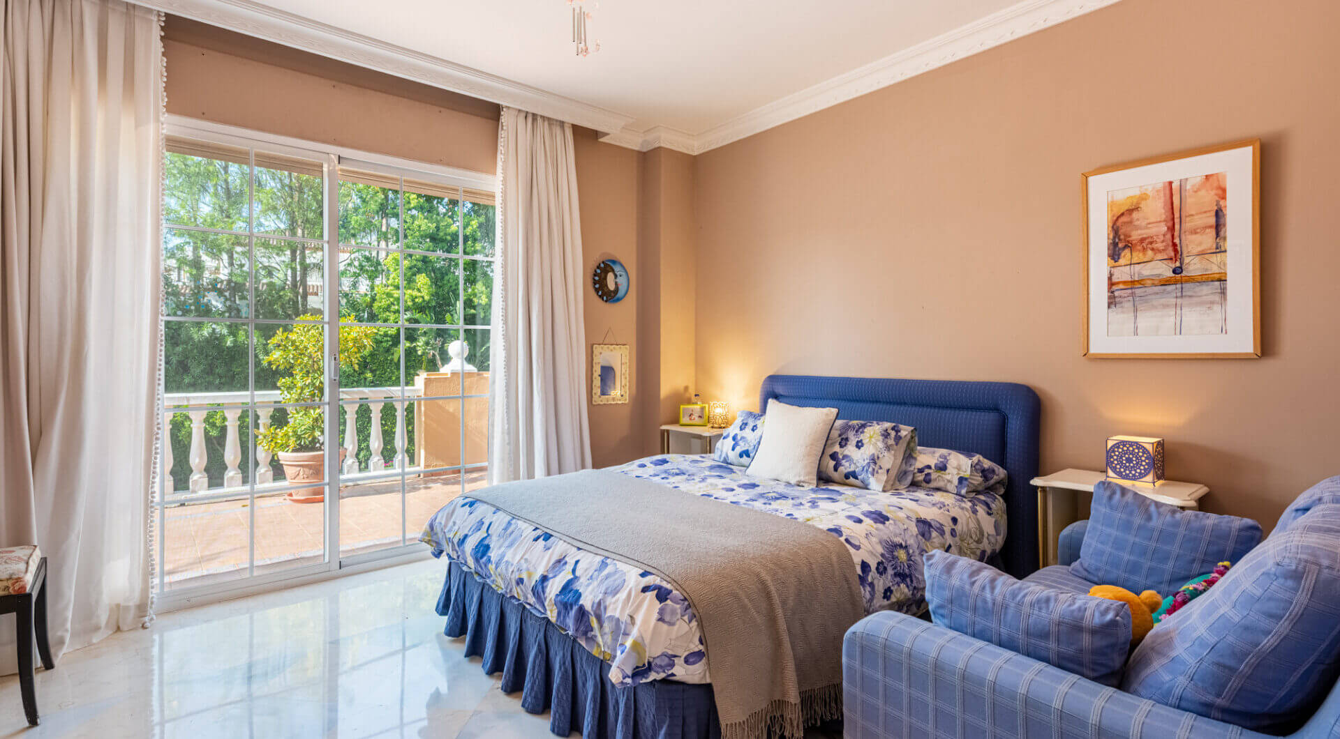 Urocza willa z 5 sypialniami w Atalaya Rio Verde, Marbella