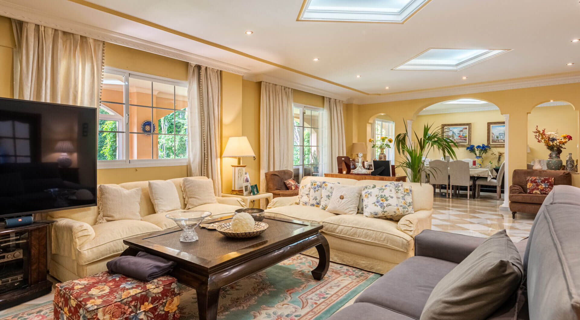 Urocza willa z 5 sypialniami w Atalaya Rio Verde, Marbella