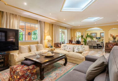 Urocza willa z 5 sypialniami w Atalaya Rio Verde, Marbella