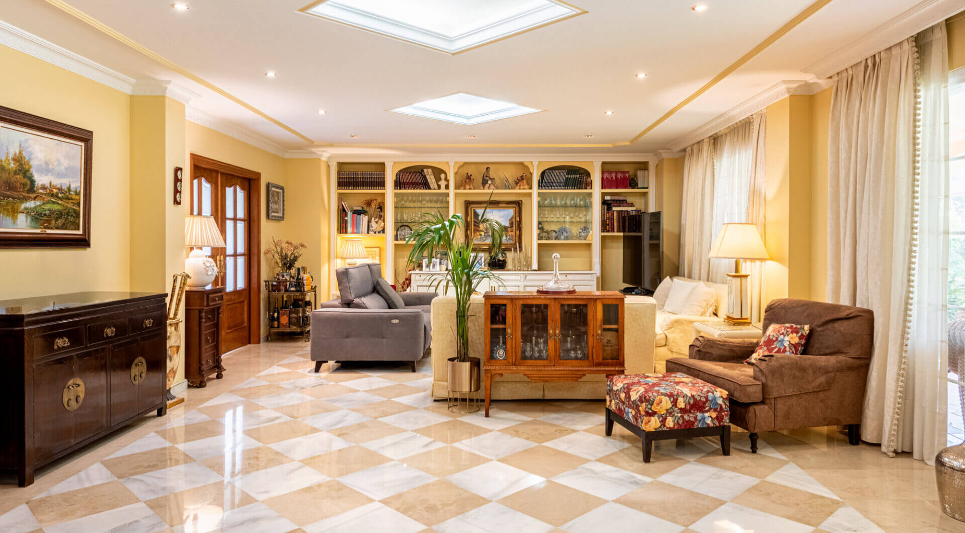 Urocza willa z 5 sypialniami w Atalaya Rio Verde, Marbella