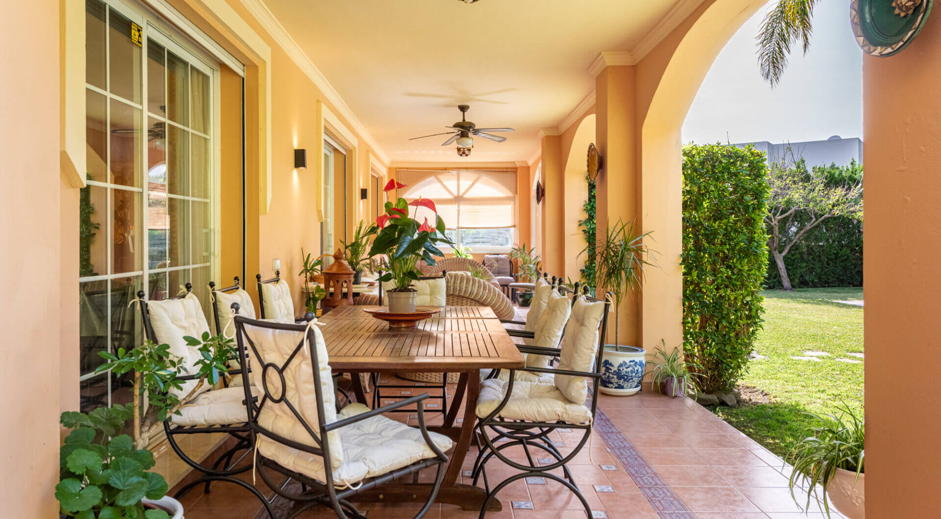Urocza willa z 5 sypialniami w Atalaya Rio Verde, Marbella