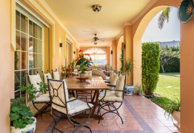 Urocza willa z 5 sypialniami w Atalaya Rio Verde, Marbella