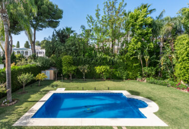 Urocza willa z 5 sypialniami w Atalaya Rio Verde, Marbella