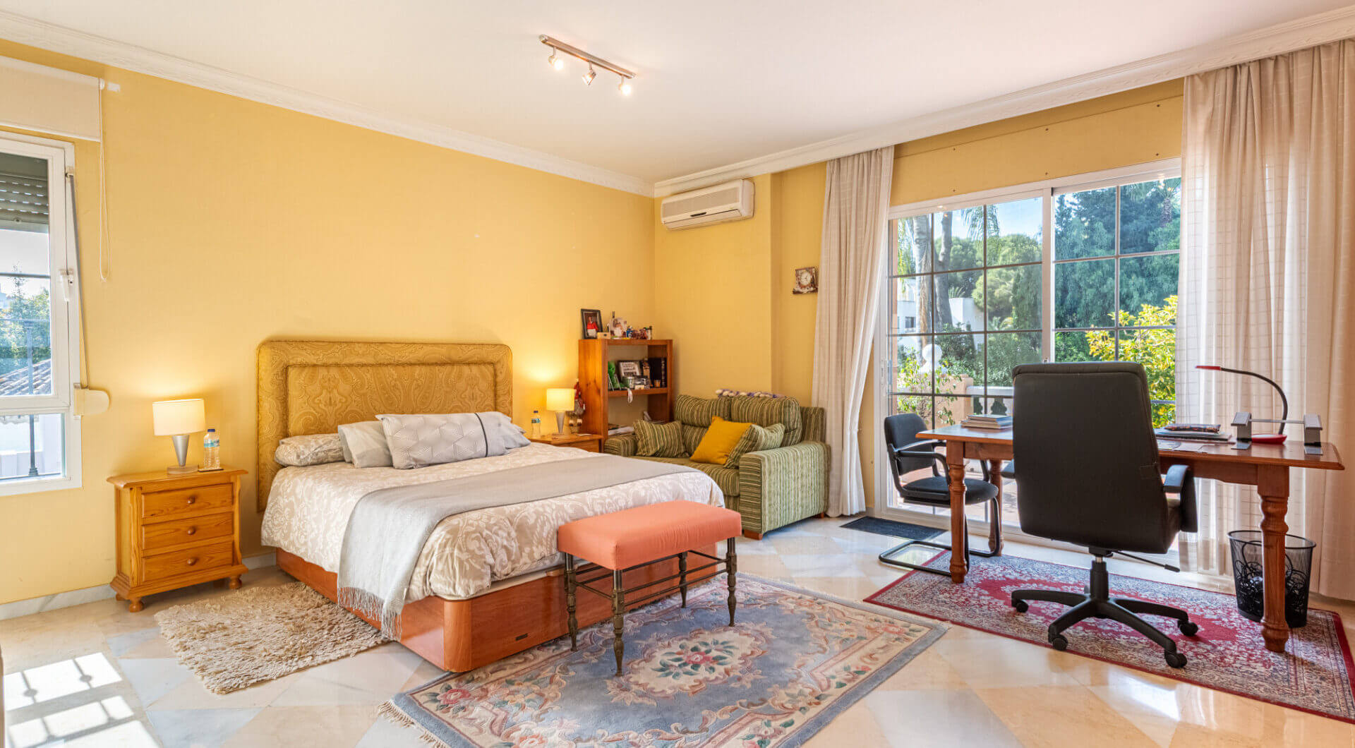 Urocza willa z 5 sypialniami w Atalaya Rio Verde, Marbella