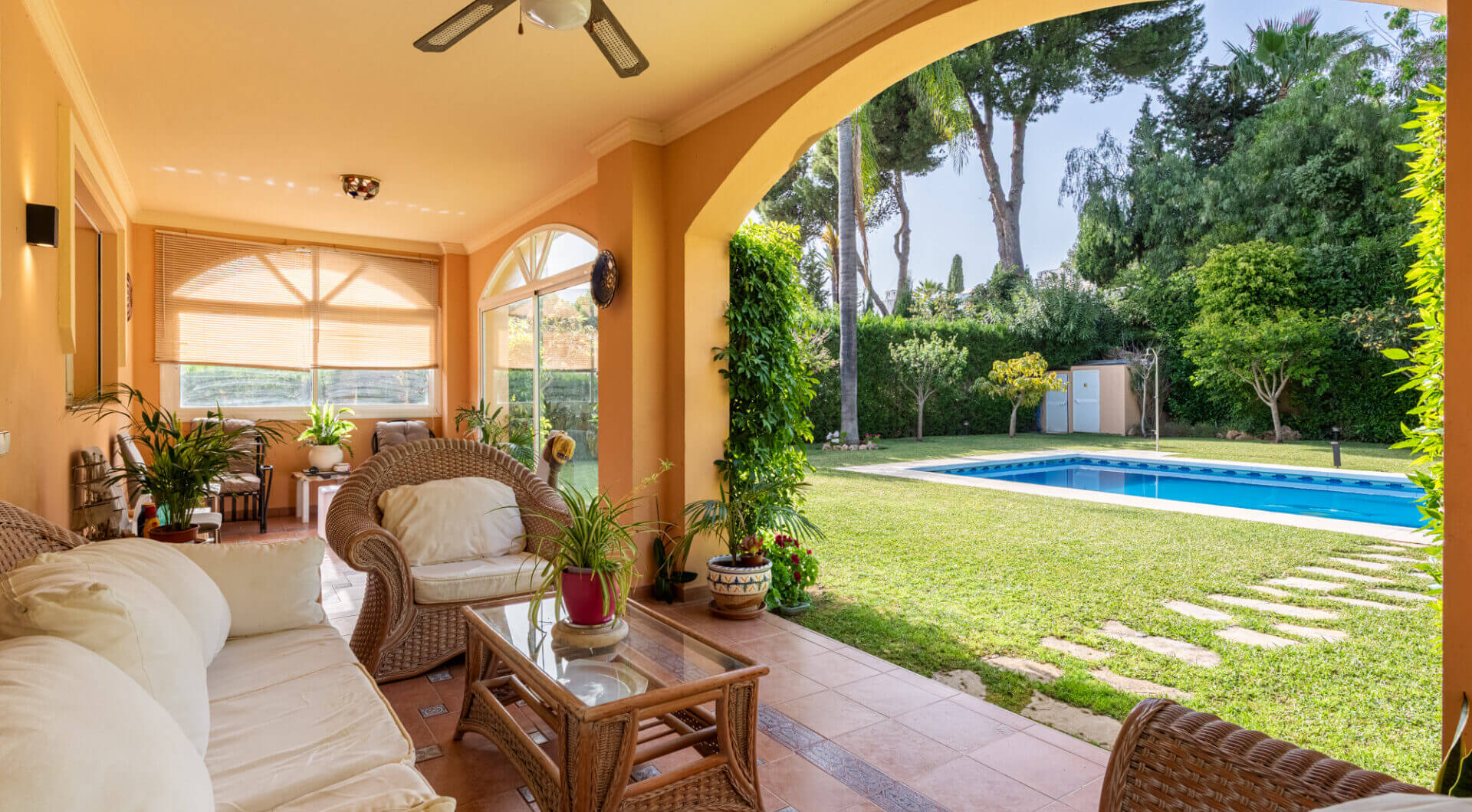Urocza willa z 5 sypialniami w Atalaya Rio Verde, Marbella