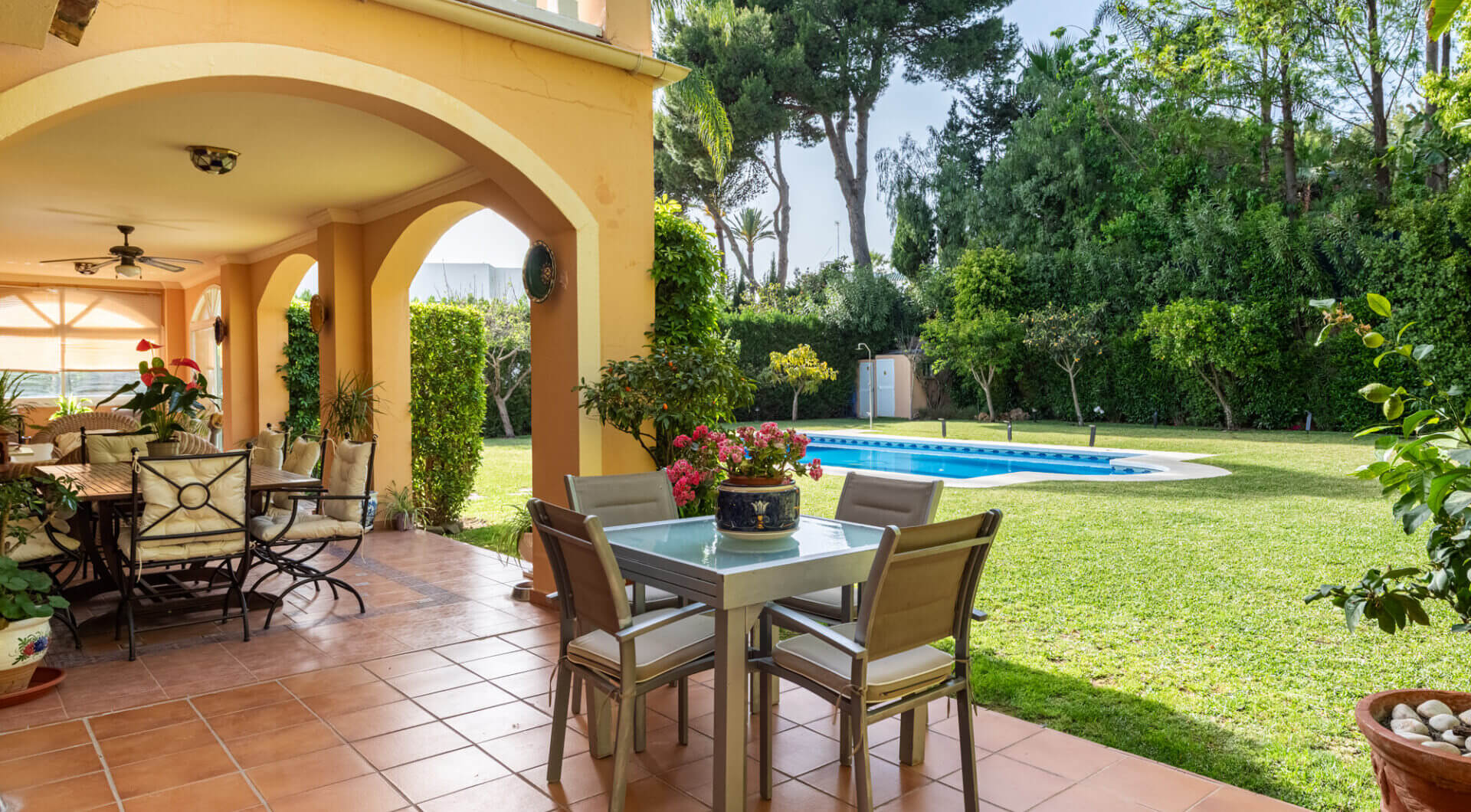 Urocza willa z 5 sypialniami w Atalaya Rio Verde, Marbella