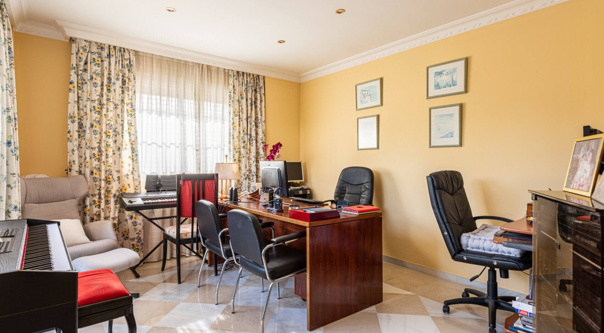 Urocza willa z 5 sypialniami w Atalaya Rio Verde, Marbella