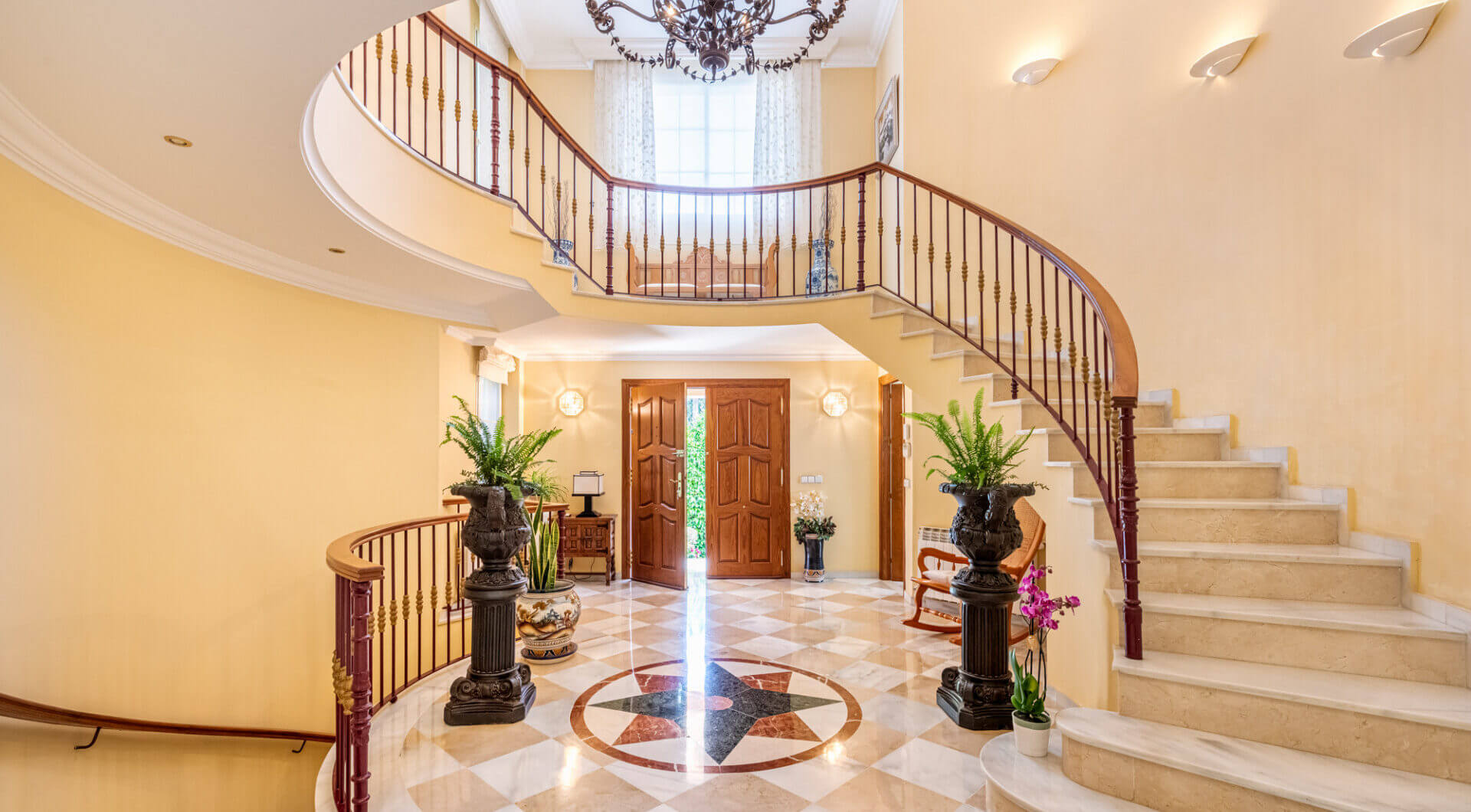 Urocza willa z 5 sypialniami w Atalaya Rio Verde, Marbella