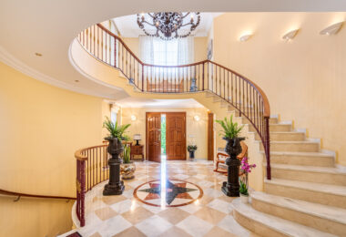 Urocza willa z 5 sypialniami w Atalaya Rio Verde, Marbella