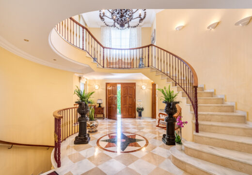 Urocza willa z 5 sypialniami w Atalaya Rio Verde, Marbella