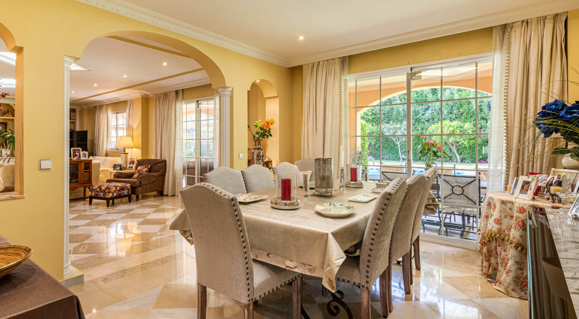 Urocza willa z 5 sypialniami w Atalaya Rio Verde, Marbella