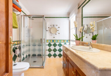 Urocza willa z 5 sypialniami w Atalaya Rio Verde, Marbella