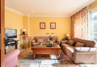 Urocza willa z 5 sypialniami w Atalaya Rio Verde, Marbella