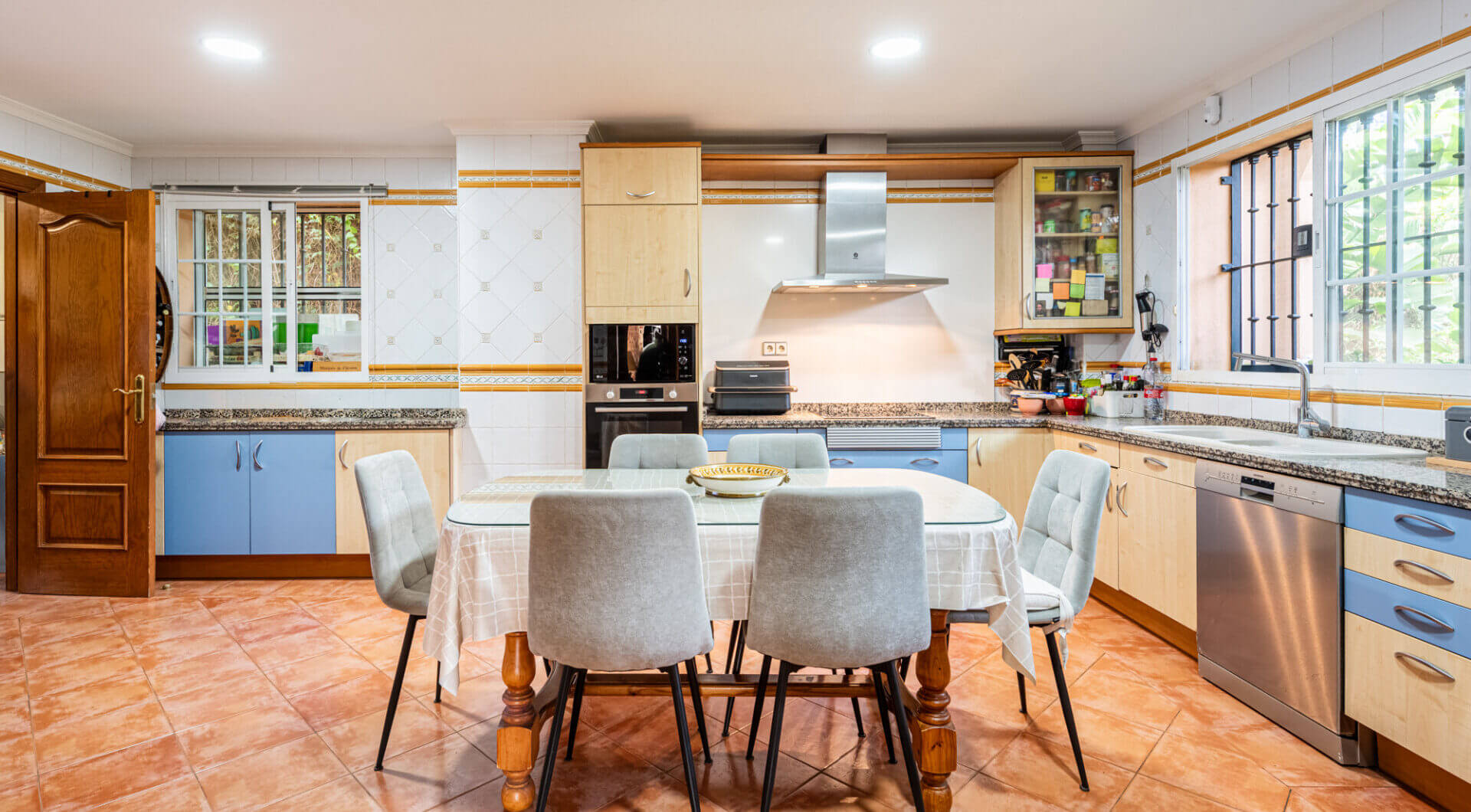 Urocza willa z 5 sypialniami w Atalaya Rio Verde, Marbella