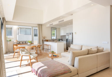 Uroczy penthouse położony w Marbella Club Hills, Benahavis