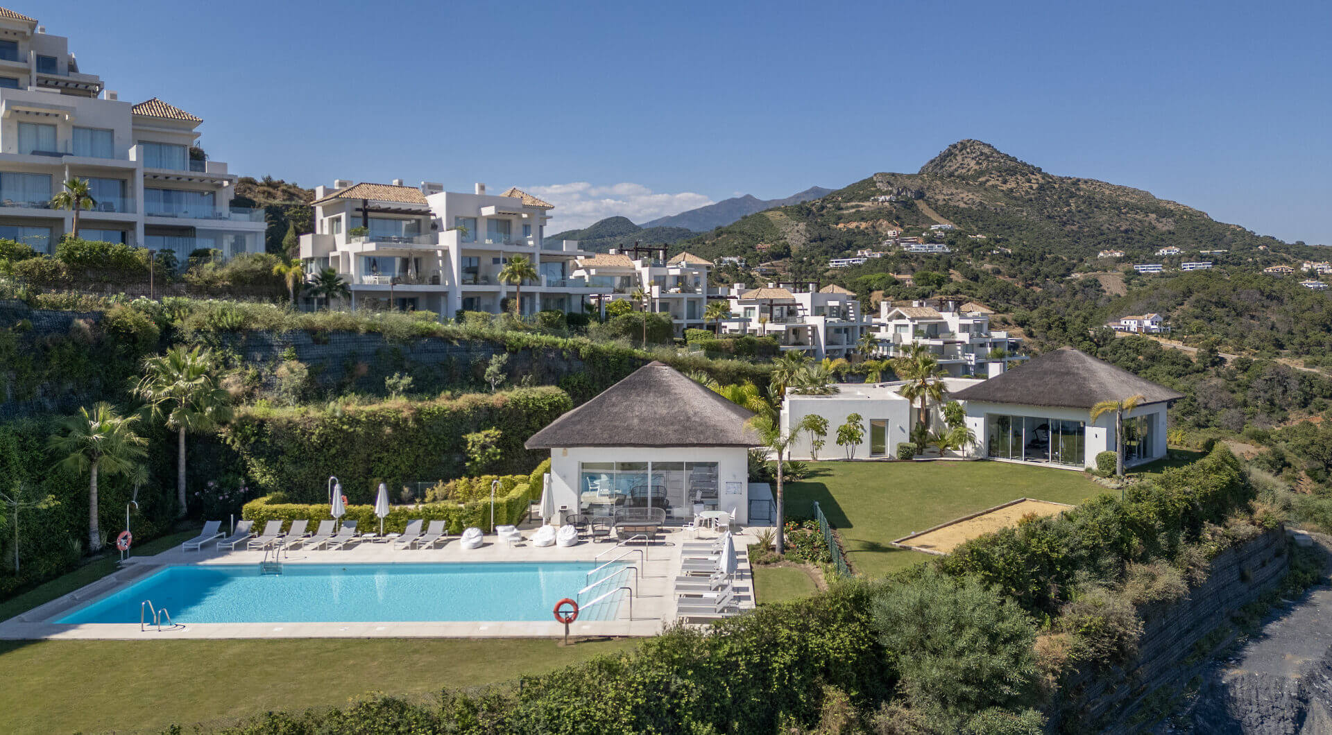 Uroczy penthouse położony w Marbella Club Hills, Benahavis