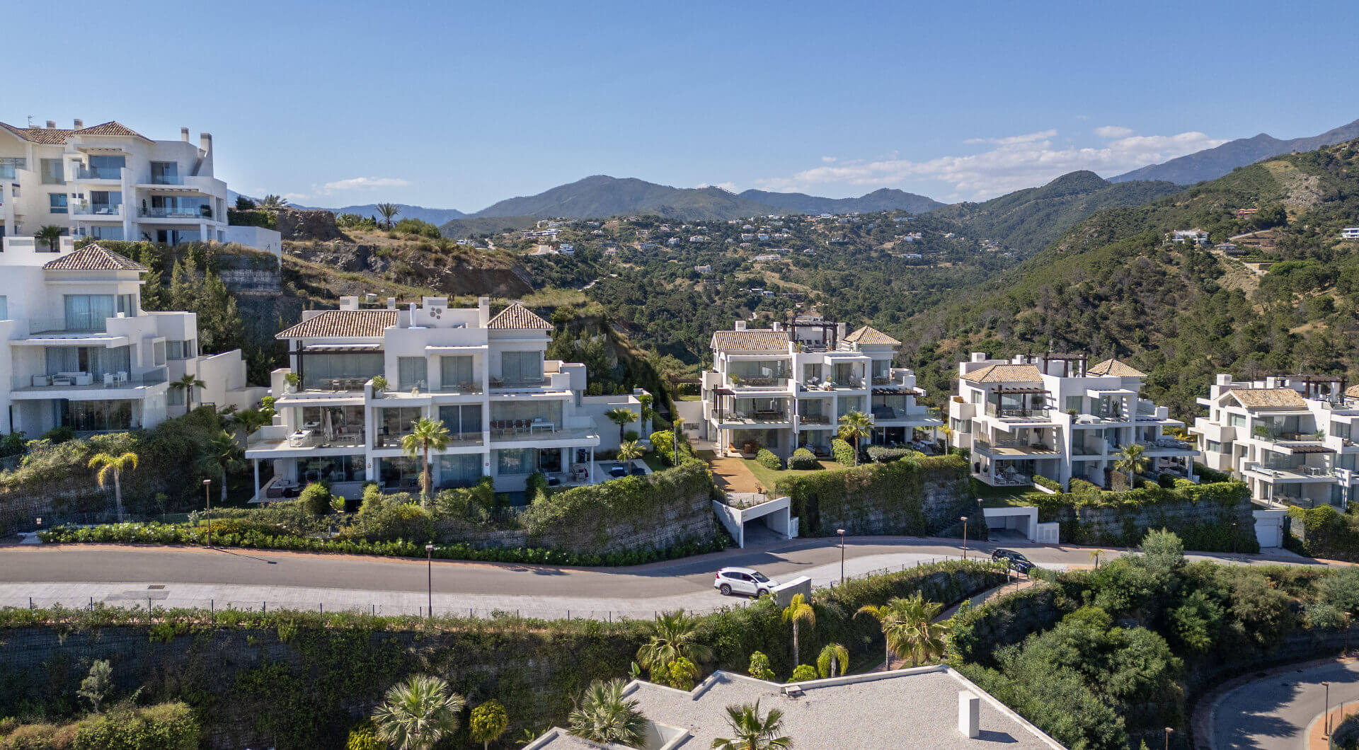 Uroczy penthouse położony w Marbella Club Hills, Benahavis