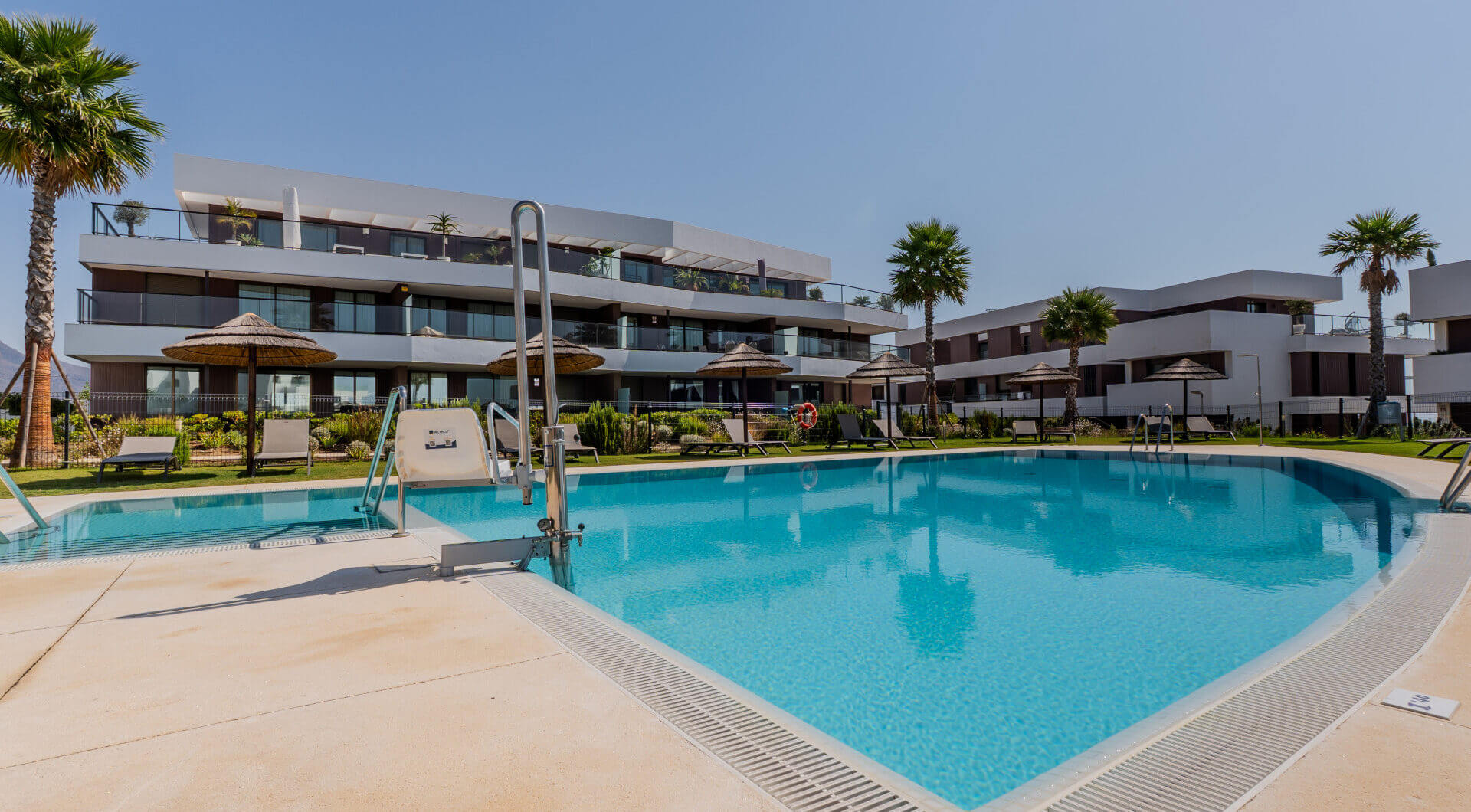 Luksusowy apartament na parterze w La Sabina, Casares Costa