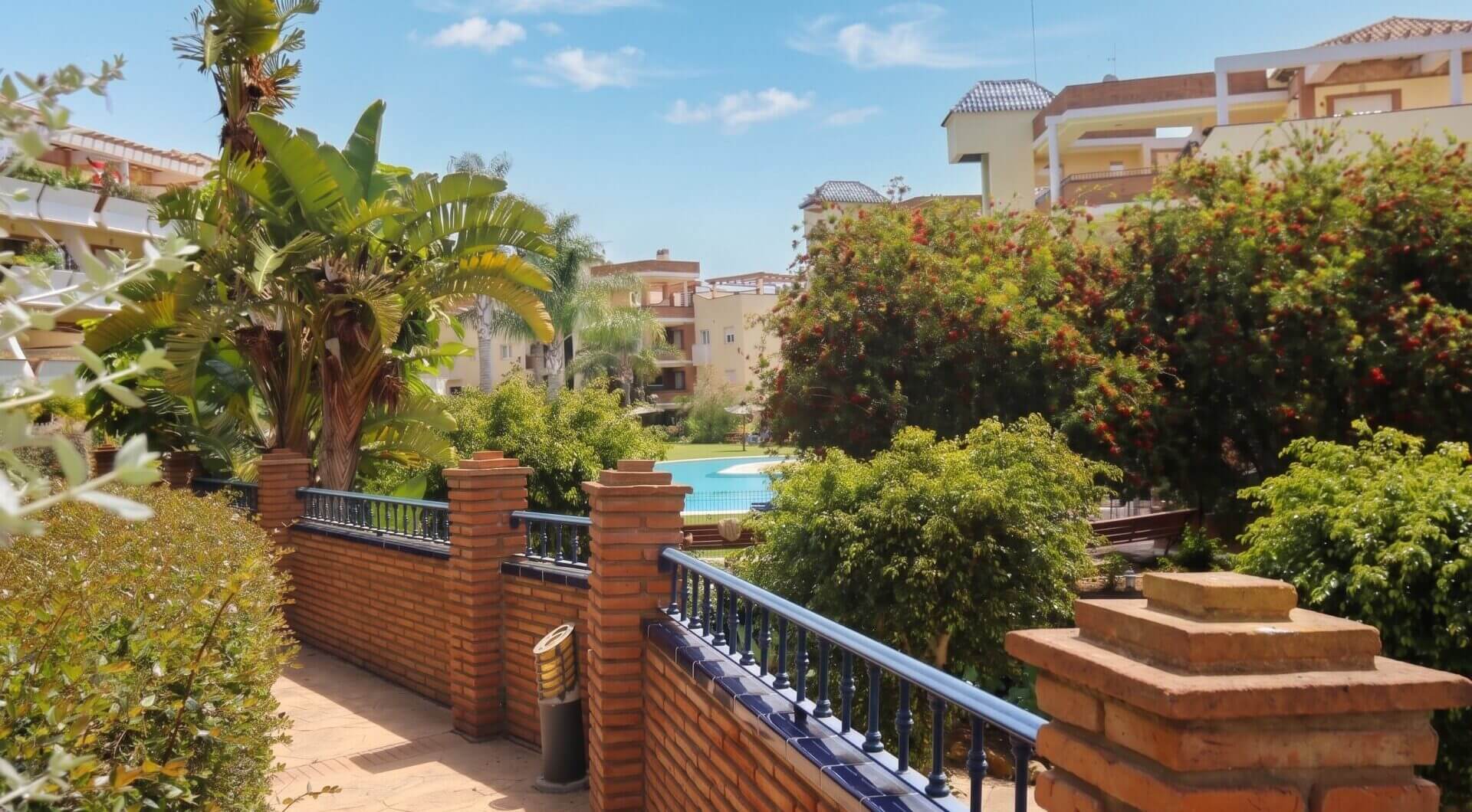 Reform możliwość - Duże dwie sypialnie, parter ogród apartament położony w Riviera del Sol, Mijas