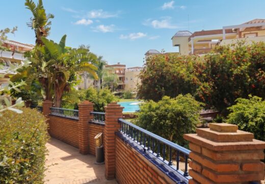 Reform możliwość - Duże dwie sypialnie, parter ogród apartament położony w Riviera del Sol, Mijas