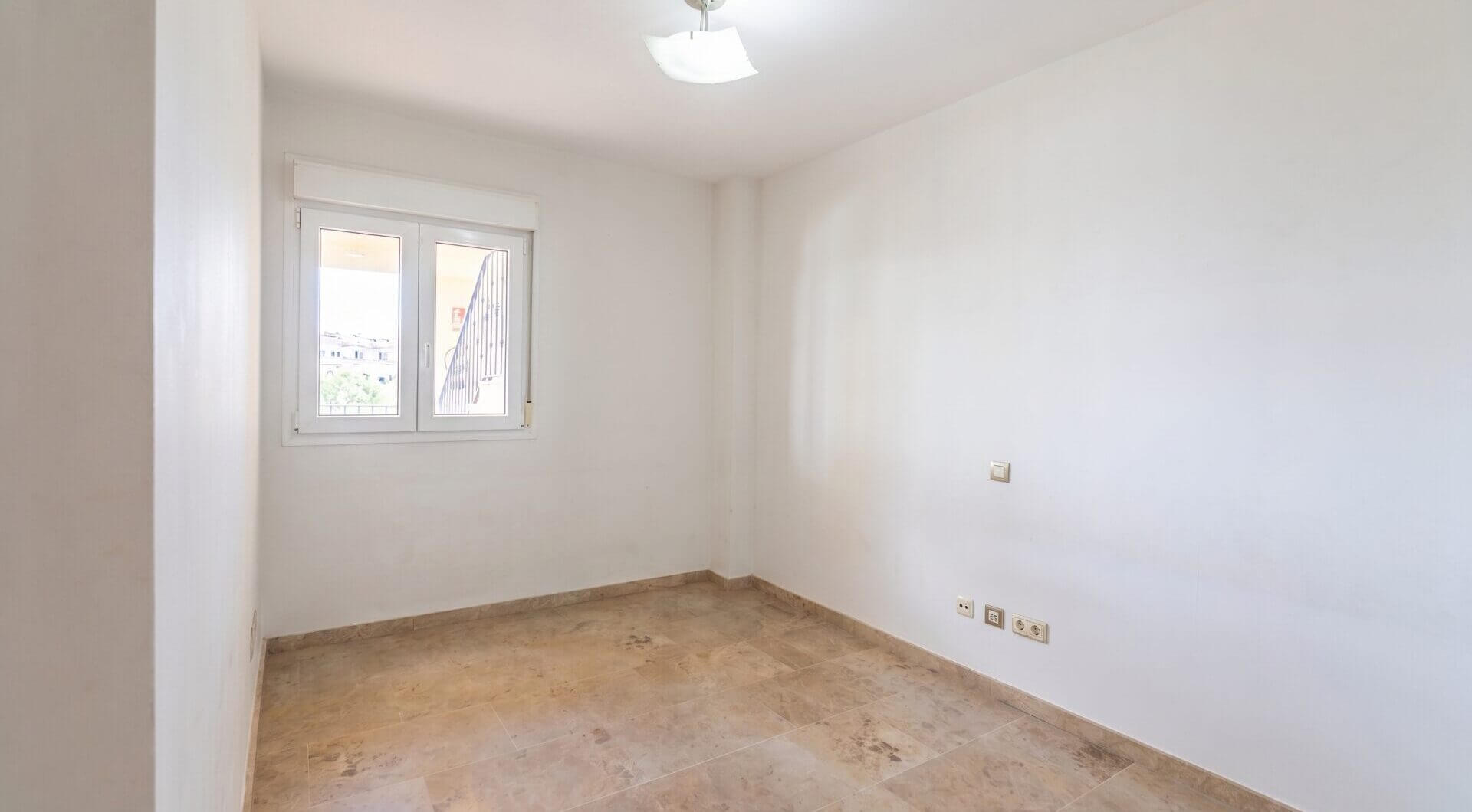 Reform możliwość - Duże dwie sypialnie, parter ogród apartament położony w Riviera del Sol, Mijas