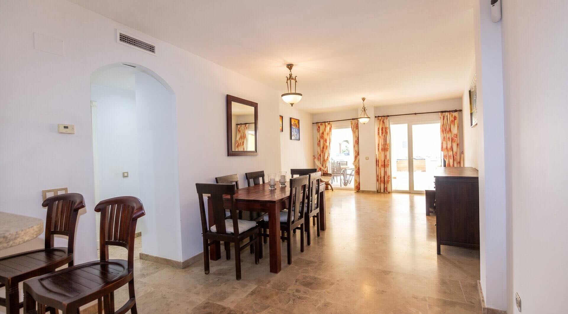 Reform możliwość - Duże dwie sypialnie, parter ogród apartament położony w Riviera del Sol, Mijas