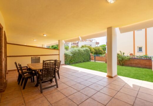Reform możliwość - Duże dwie sypialnie, parter ogród apartament położony w Riviera del Sol, Mijas