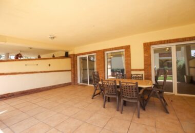 Reform możliwość - Duże dwie sypialnie, parter ogród apartament położony w Riviera del Sol, Mijas
