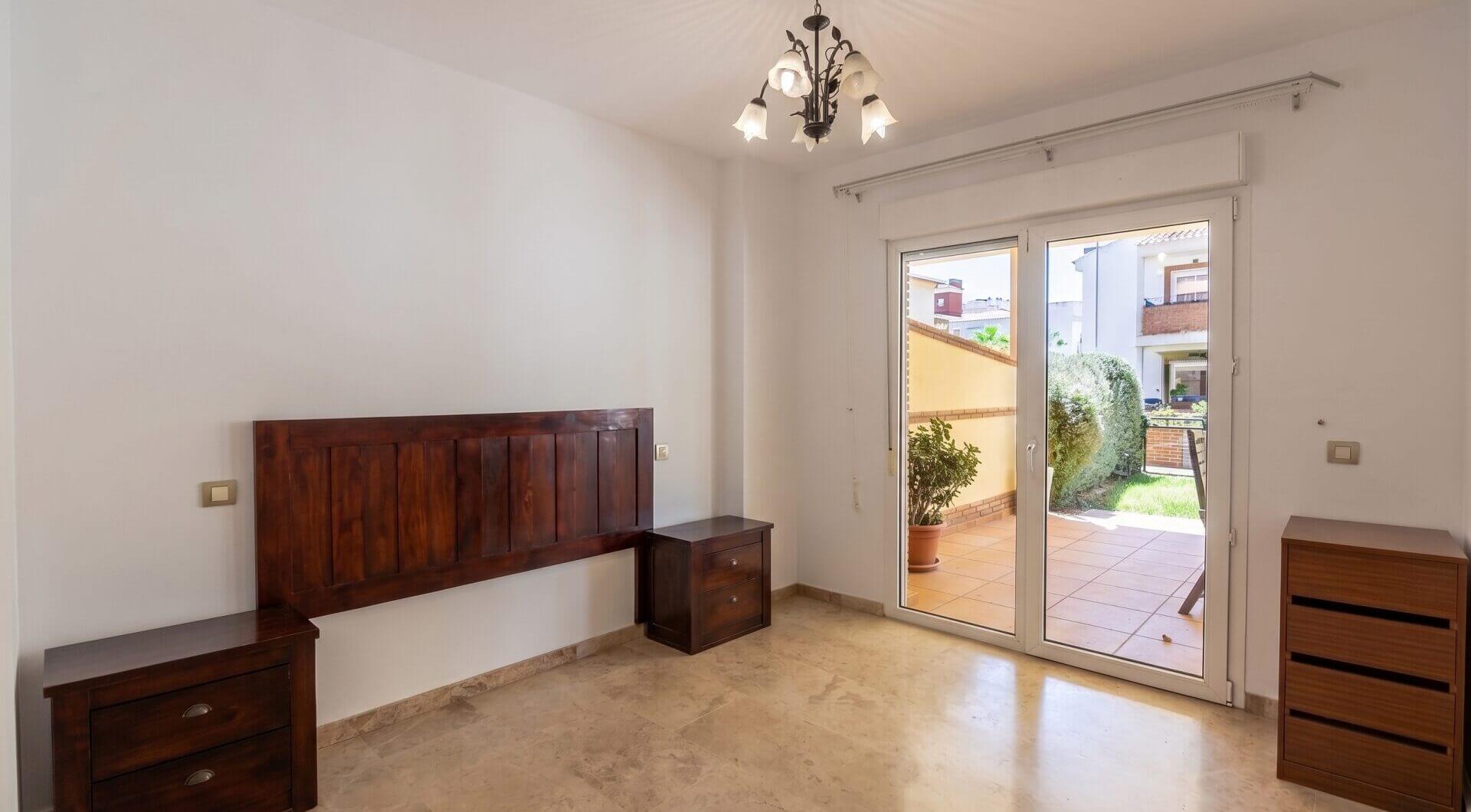 Reform możliwość - Duże dwie sypialnie, parter ogród apartament położony w Riviera del Sol, Mijas