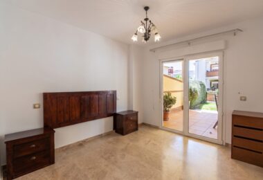 Reform możliwość - Duże dwie sypialnie, parter ogród apartament położony w Riviera del Sol, Mijas