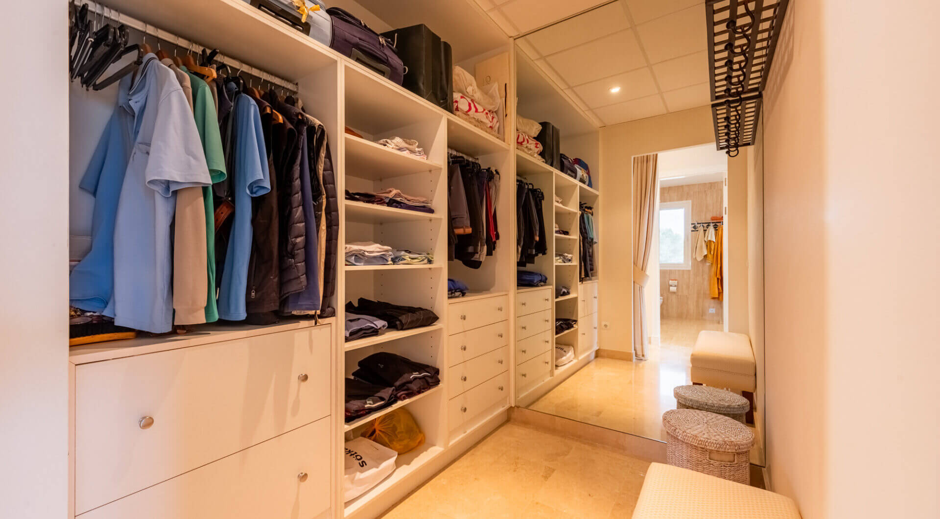 Przepiękny narożny apartament w La Corniche z panoramicznym widokiem na morze i pole golfowe w Nueva Andalucía