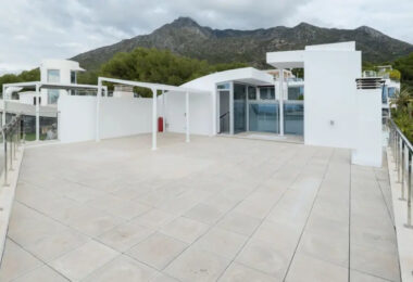 Oszałamiająca Semi Detached Villa w Meisho Hills, Marbella Golden Mile